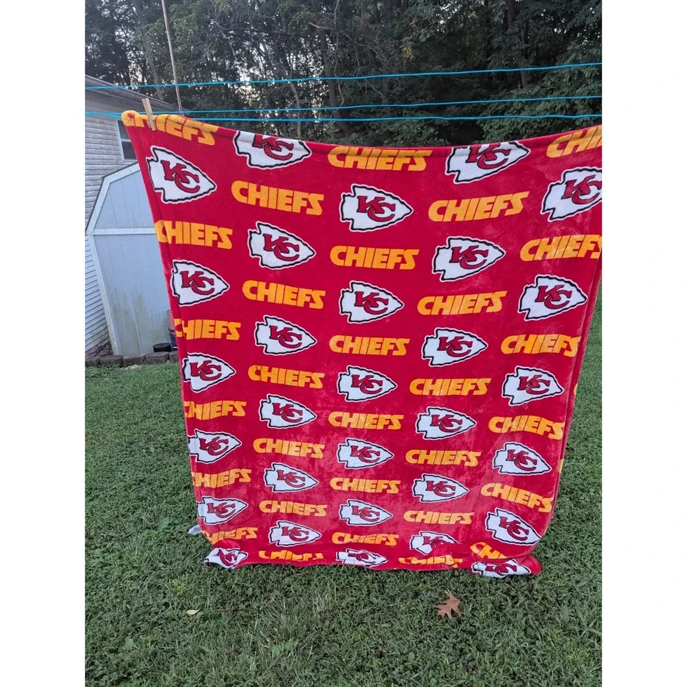 Logobrands Kansas City Chiefs Fleece Throw Blanket NFL Football Plush Red Large
